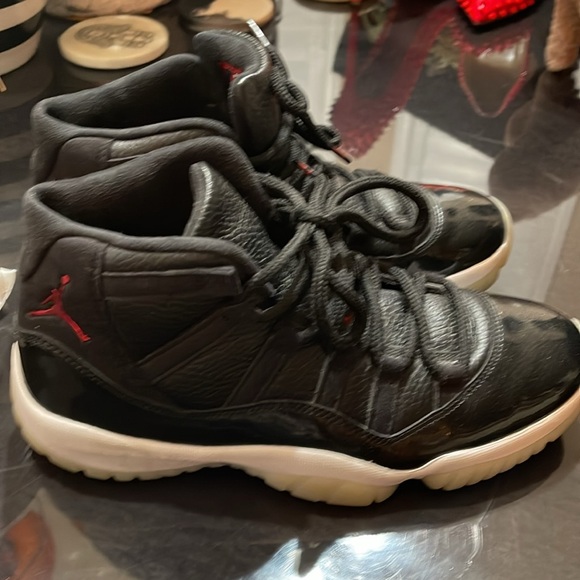 Jordan 11 Retro - Picture 2 of 3